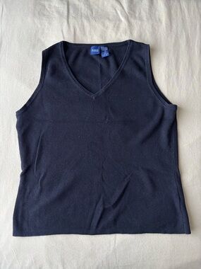 Basic Editions Black V-Neck Sleeveless Knit Top